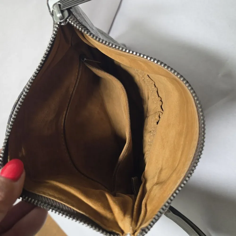 Patricia Nash Gray Leather Wristlet Clutch Small Zip Closure Lined Inner Pockets